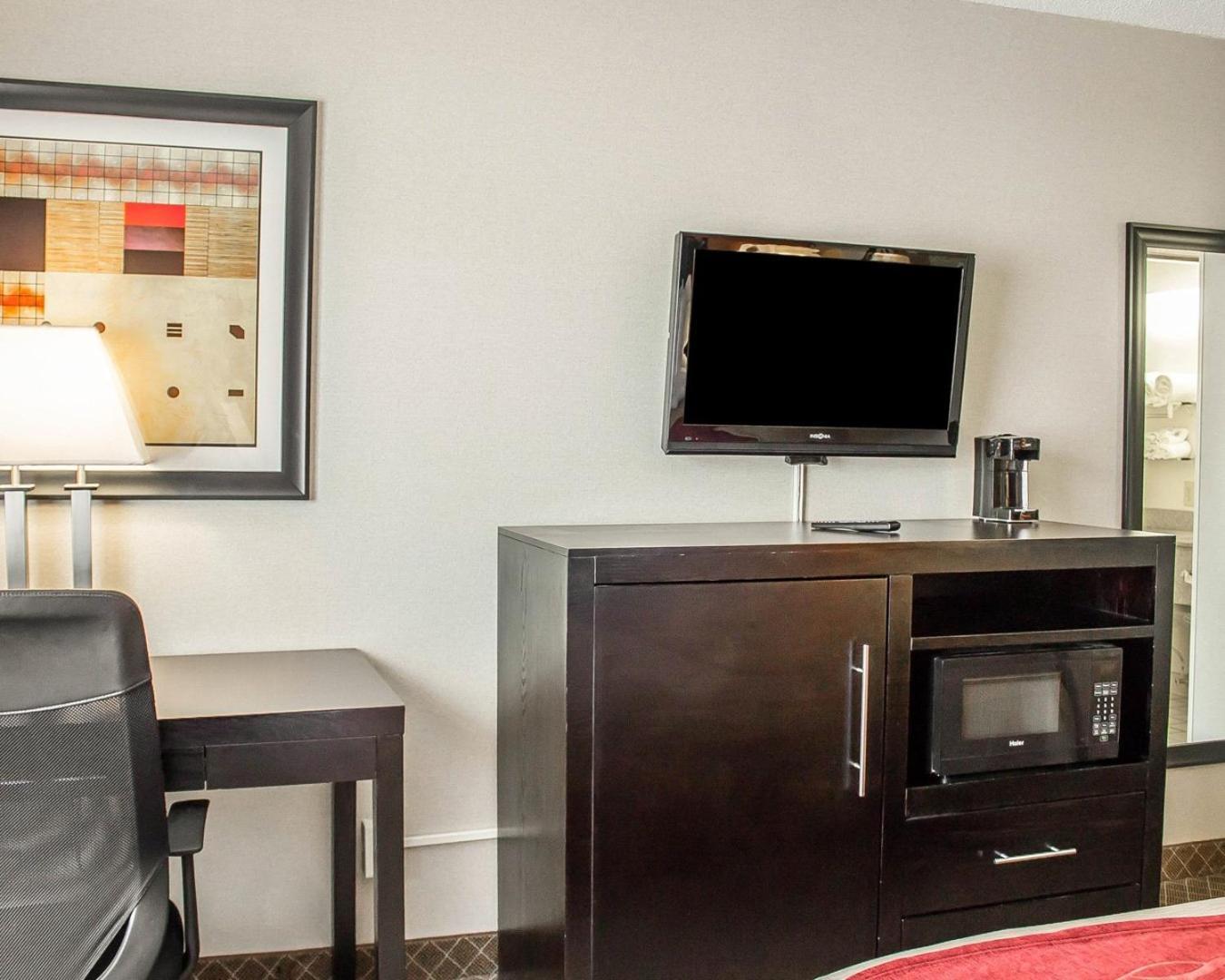 Norwood Inn & Suites Columbus Bagian luar foto